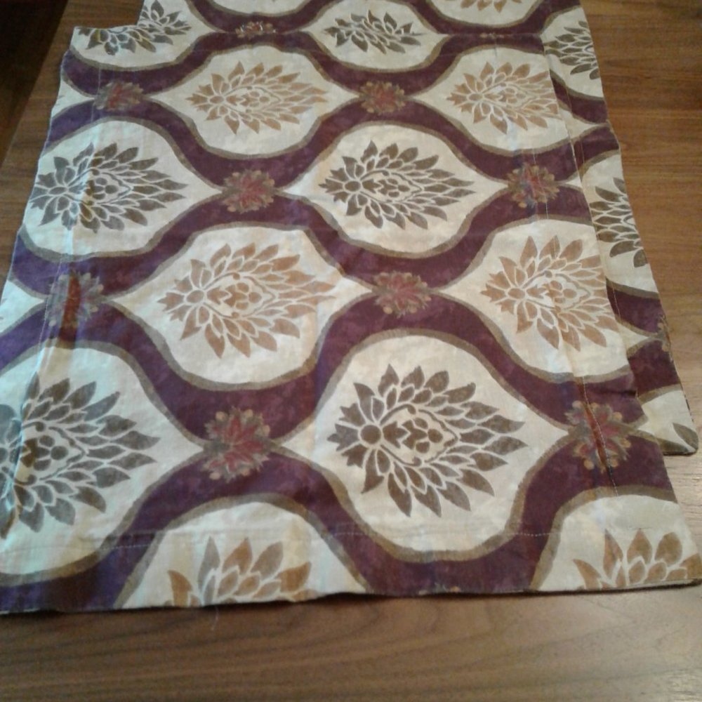 Pottery Barn Duvet  King Medallion Floral, shams - Picture 2 of 4